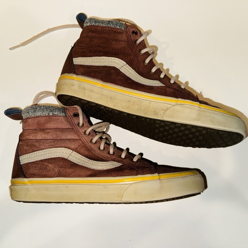 Sk8-Hi MTE High Top Sneakers Brown Suede Yellow Stripe Knit Collar 6.5 M 8 W